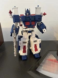 Transformers War for Cybertron Kingdom Leader Class Ultra Magnus Action Figure - Picture 1 of 3