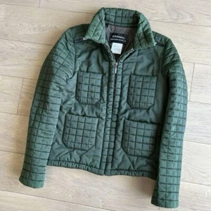 Chaqueta Acolchada Barra Chocolate CHANEL IDENTIFICATION Caqui Talla 34 00A P15948V08891 - Imagen 1 de 11