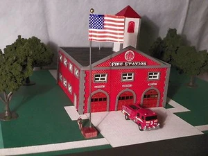 HO Scale Fire House Kit - Picture 1 of 9