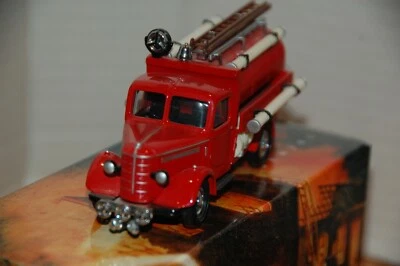 YFE04 1939 BEDFORD Tanker Truck 1:43 - Image 1 of 4