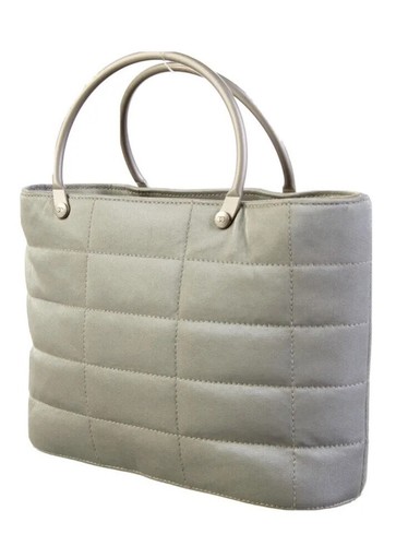 CHANEL raro. Borsa trapuntata Petite in nylon argento. anni 90