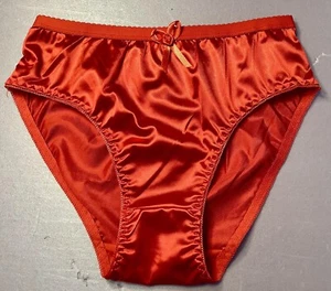 Bragas bikinis para mujer ANN DIANE talla XL. Satén rojo brillante suave con decoración - Imagen 1 de 5