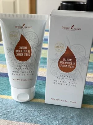Young Living Óleos Essenciais MÁSCARA DE CARVÃO 2,5 oz, Nova e Selada, Todos os Tipos de Pele - Imagem 1 de 3