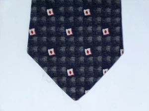 Corbata geométrica de seda azul, roja, blanca y gris Albert Nipon - Imagen 1 de 3