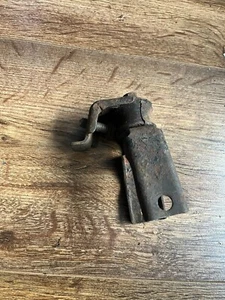 Austin Morris Riley Wolseley 1100 1300 Rear Exhaust Bracket - Picture 1 of 1