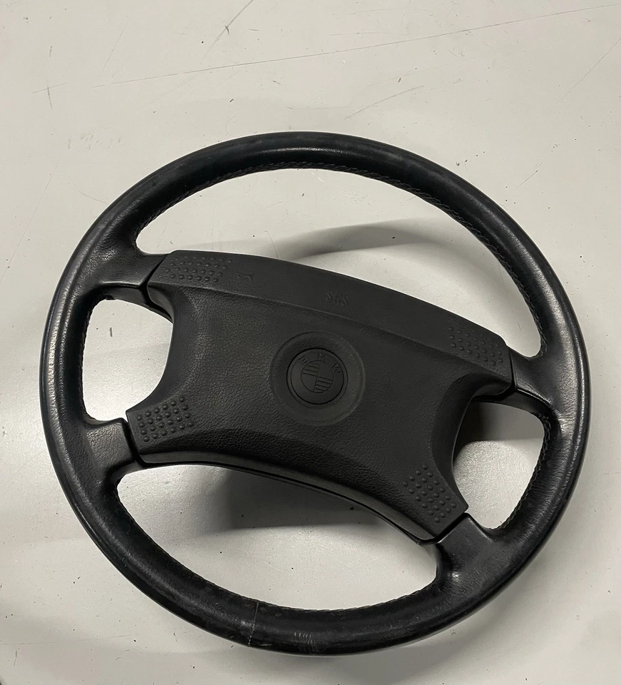 BMW E36 318i 318is 325i 325is 1992-1995 volante de cuero 32341159788 OEM Foto 1 de 4