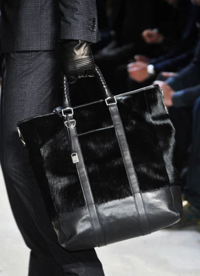 Bolso de Mano de Pelo de Pelo de Poni Negro y Cuero Colección John Varvatos RARO Foto 1 de 4