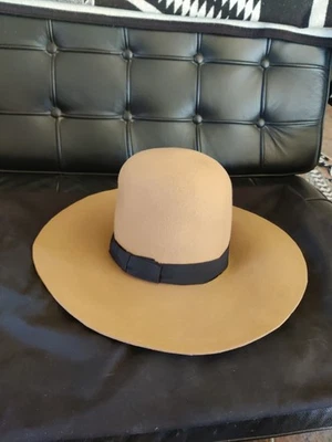 SOMBRERO MUJER DSQUARED2  Foto 1 de 3