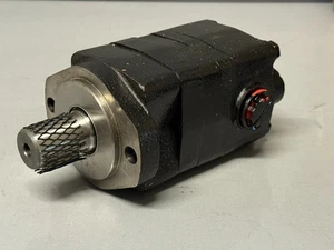 Muncie Power MJ100-07AFX-01XBBHydraulic Motor, 3000 PSI, 1-1/4" Shaft, 756 RPM - Picture 1 of 8