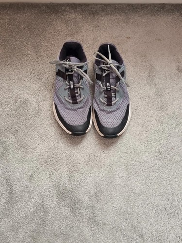 Scarpe da ginnastica Nike grigie e nere taglia 7 5