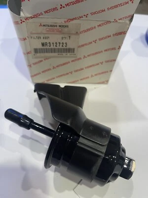 Filtro de combustible genuino Mitsubishi 97-04 Diamante MR312723. Nuevo Foto 1 de 2