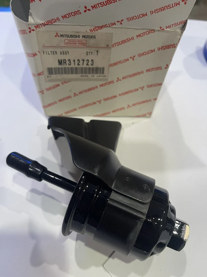 Mitsubishi Genuine Fuel Filter 97-04 Diamante MR312723. New - Image 1 of 2