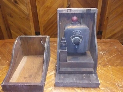 Antigua caja eléctrica "STEAMPUNK" Potter Brumfield Mfg. Foto 1 de 4