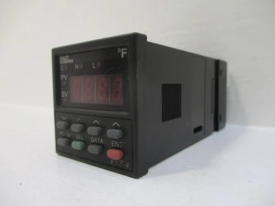 Controlador de temperatura digital Fuji Electric PXZ4RAY1-5V000-D PXZ-4 Foto 1 de 4