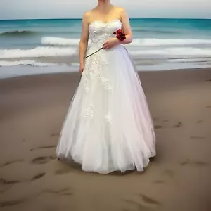 Brautkleid, Größe S-M, flexibel durch Schnürung hinten, weiß, 1x getragen - Bild 1 von 3