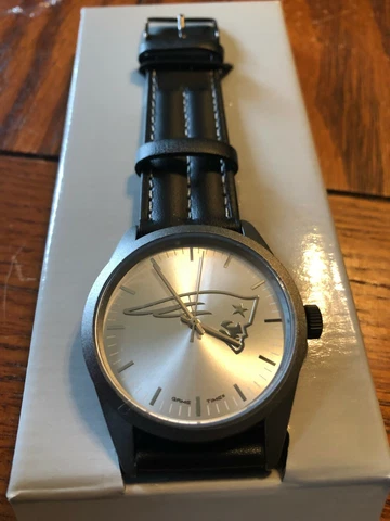 Men's Black watch NFL GAME TIME NEW ENGLAND PATRIOTS   Watch new in box Cover