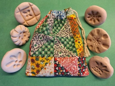 复古套装 6 件套粘土饼干邮票和袋子，轻度使用，梅德福的 Maraner's？ — 第 1/4 张图片