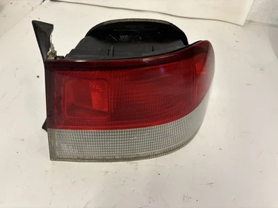 Luz trasera lateral derecha del pasajero Honda Civic 1996-2000 OEM Foto 1 de 4