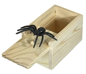 - Surprise Wooden Gag Gift, Perfect for Birthday, Mini Spider Prank Box - Picture 1 of 8