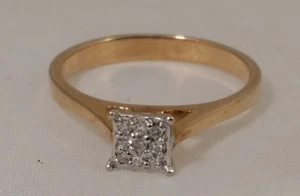 Cute little Diamond ring 10k Yellow Gold, finger size 6.5 - Picture 1 of 7