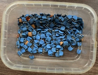 Lot vrac de condensateurs en céramique vintage mélangés bleu et marron - non ... - Photo 1/4