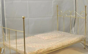 Vintage World Bazaar 13" Messing Puppenbett mit Blumenmatratze & Kissen Neu im Karton - Bild 1 von 10