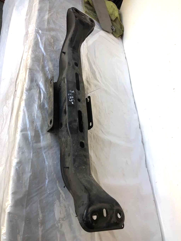 Barra de amortiguador de impacto de refuerzo de parachoques trasero Saturn S Series SL1 2002 FABRICANTE DE EQUIPOS ORIGINALES Foto 1 de 4