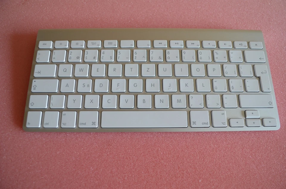 Apple Magic Keyboard A1314 Silver QWERTZ  Czech Sealed - Image 1 of 1