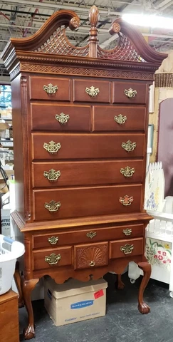 American Drew 2 pc. 12 Drawer Queen Anne Style High Boy Chest Near Mint Cond Cover