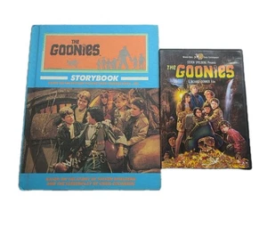 The Goonies libro di fiabe cinematografiche vintage 1985 Spielberg libro copertina rigida e DVD - Foto 1 di 4