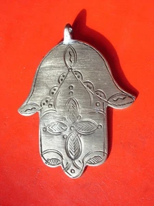 Colgante de mano marroquí grabado a mano L5 cm - Imagen 1 de 7