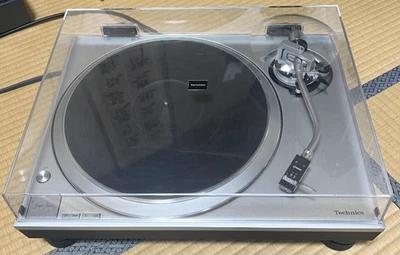 Technics SL-1500C Silver Direct Drive Turntable No Cartridge or Headshell - Image 1 of 4