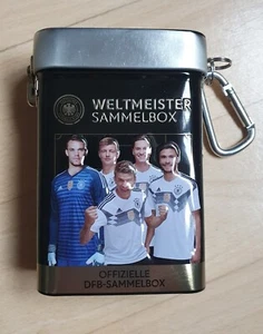 Fussball: Weltmeisterbox Sammelbox DFB 2018, plus 20 Sammelkarten, neuwertig - Bild 1 von 4