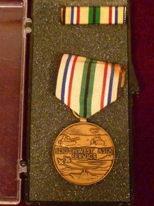 VINTAGE MILITARY SOUTHWEST ASIA SERVICE MEDAL & RIBBON - Picture 1 of 7