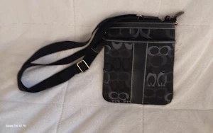 CUTE BLACK PURSE NEW WITHOUT TAGS - Picture 1 of 3