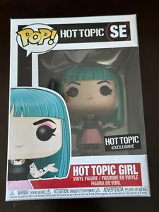Funko POP! Hot Topic Girl SE - Hot Topic Exclusivo con Protector ABOVEDADO - Imagen 1 de 6