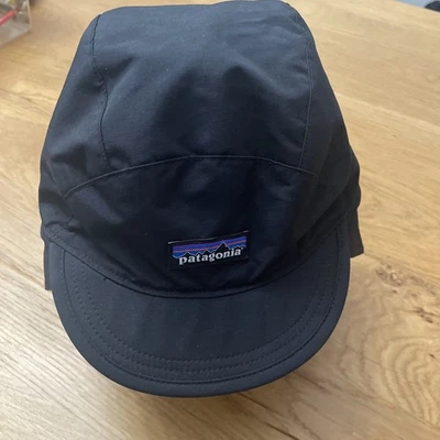 Sombrero de Invierno Patagonia Duck Bill Forrado de Vellón con Cáscara Talla S/M con Orejeras Negro Usado en Excelente Condición Foto 1 de 4