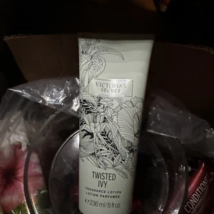 Victoria's Secret Twisted Ivy Limited Edition Duftlotion 8 Unzen Neu Versiegelt - Bild 1 von 1