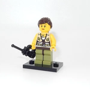 LEGO Minifigure - #DINO007 | HERO - FEMALE | Dino | Released 2012 | #5887 - Picture 1 of 4