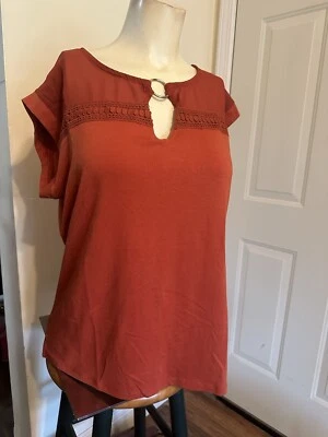 Daisy Fuentes Cerradura Anillo Dorado Manga Tapa Cuello Redondo Top Terracota Talla M Foto 1 de 4