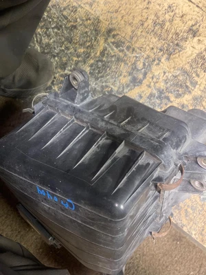 3.0L V6 ENGINE Air Cleaner MITSUBISHI ECLIPSE 00 01 02 03 04 05 Foto 1 de 4