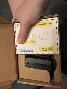 MikroTik hAP ac lite Router RB952Ui-5ac2nD-US - Picture 1 of 2