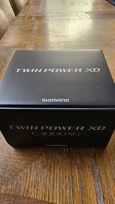 Shimano 25 Twin Power XD C3000XG - Image 1 of 3