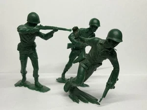 1971 MARX 6" Inch USMC Soldiers WWII Style Action Figures Green Army Men - Picture 1 of 4