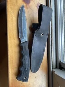 Western Coleman Knife R16 Rubber Handle W/Sheath Awesome Grip KNIFE - Picture 1 of 2