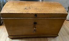 Early American Antique Faux-Wood Painted Blanket Chest, early 18th Century