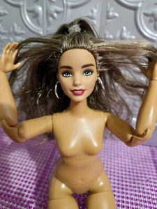 Nude Hybrid Barbie Doll Fashionista #121, Curvy Brown Wavy Made to Move Body - Picture 1 of 12