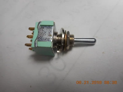 INTERRUPTOR DE PALANCA ENCENDIDO-ENCENDIDO MTA206P Foto 1 de 4