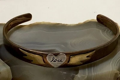 Brazalete Brazalete Amor De Colección Far Fetched Cobre Latón Corazón Alas Raro Hecho a Mano Foto 1 de 3