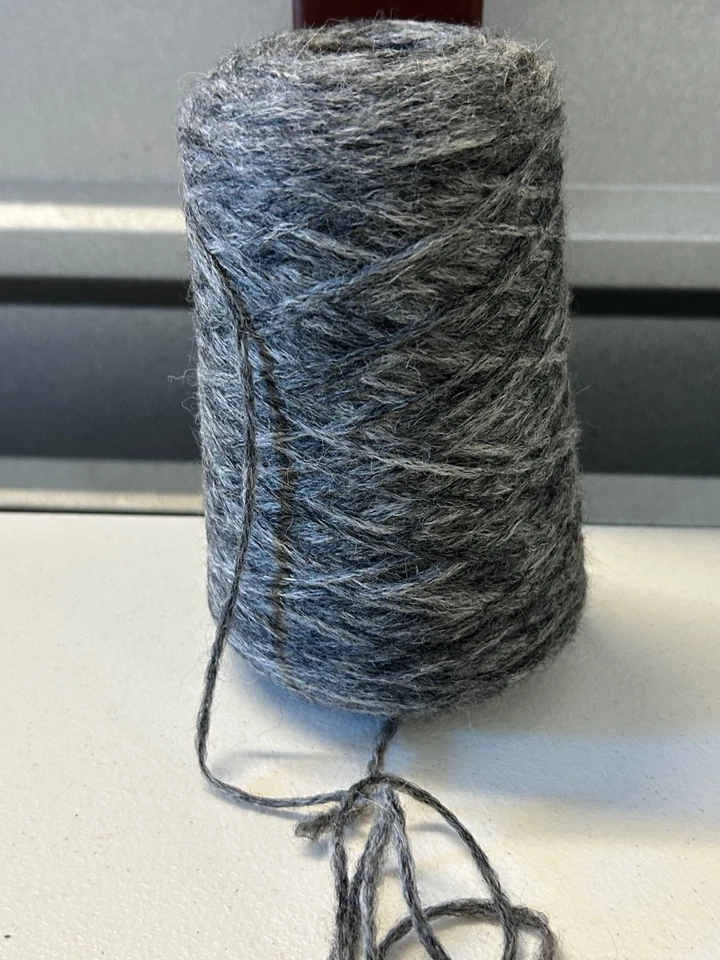 Cone Spool Bulky NOVELTY SOFT Alpaca Wool Yarn w/Nylon 10oz 279gr 5105 Grey MixC - Image 1 of 4